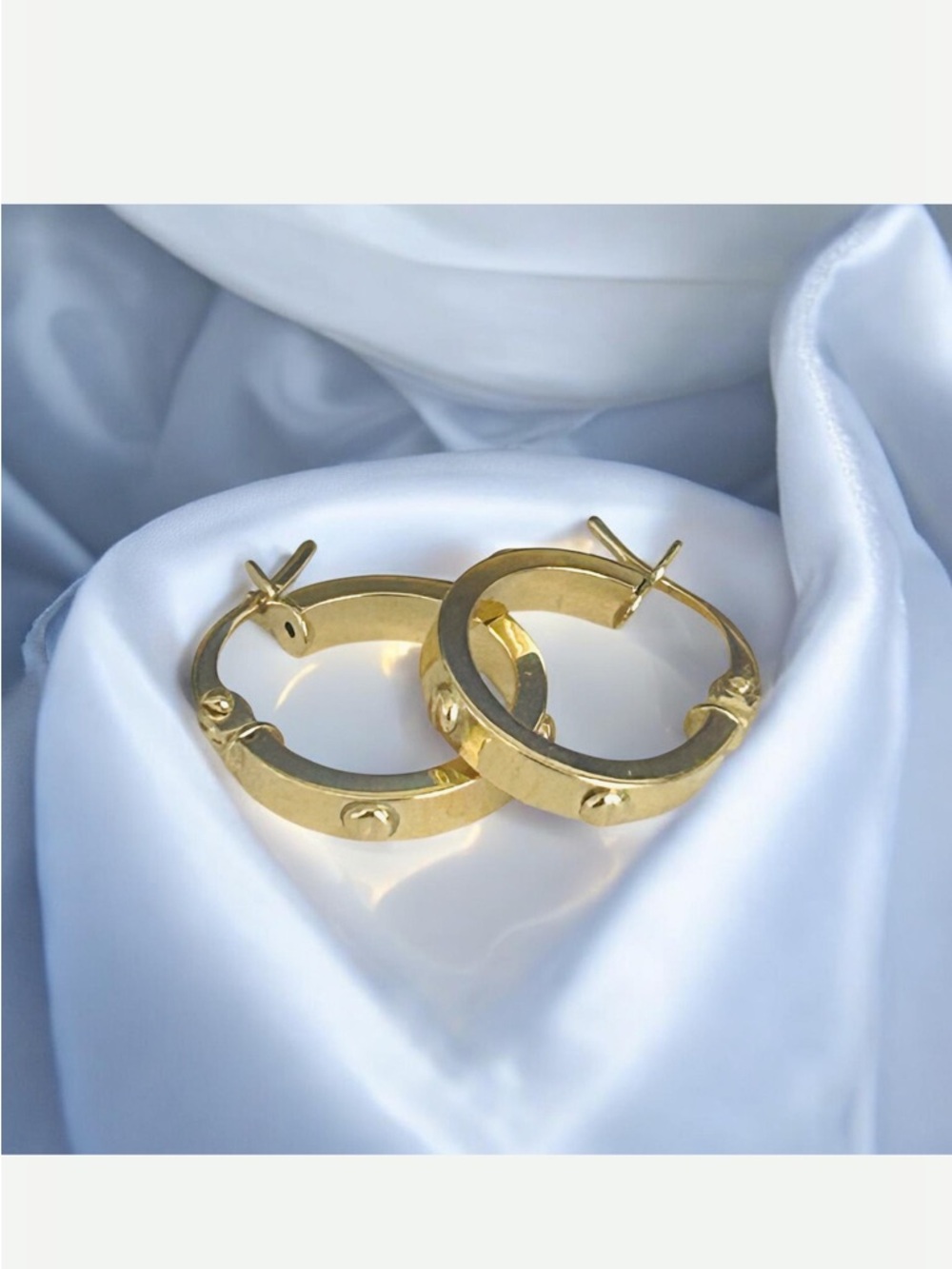18K Gold Huggie Hoop Earrings 13mm – Classic Polished Hoops